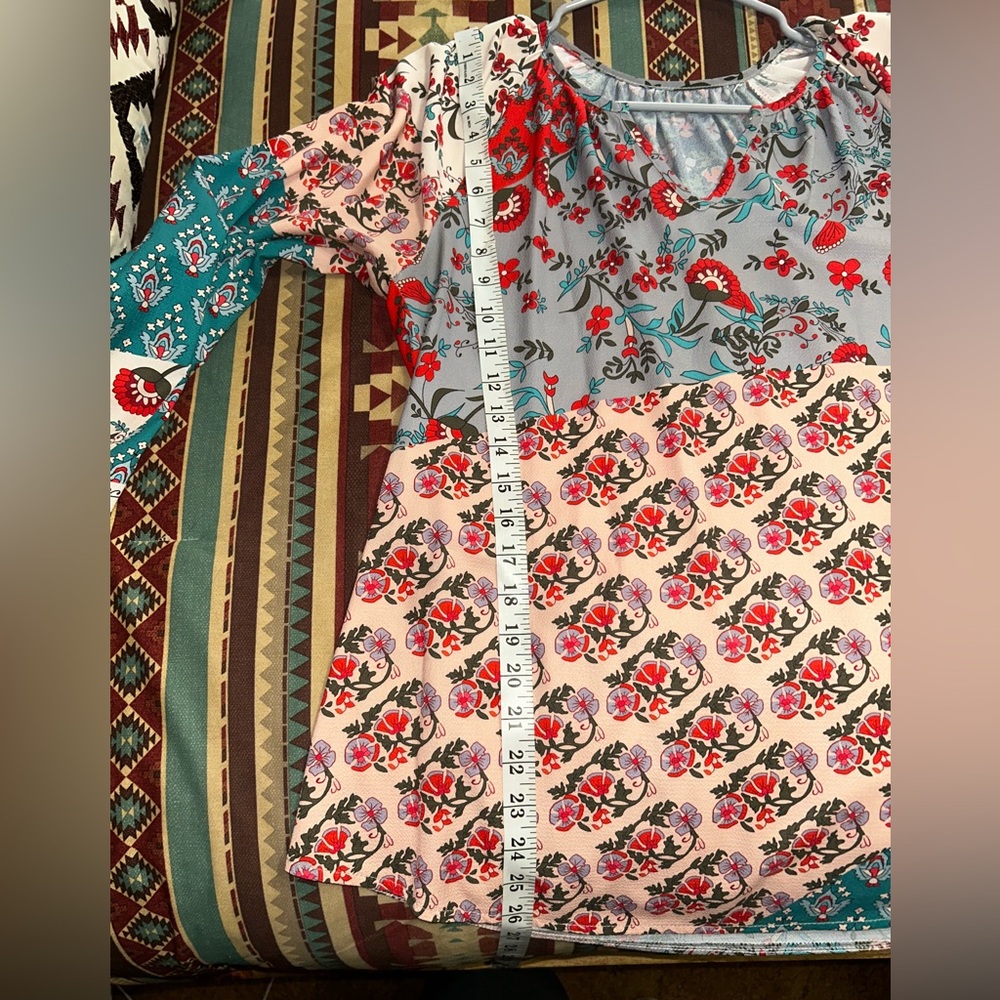 Boho flowy pullover top. - Picture 4 of 5